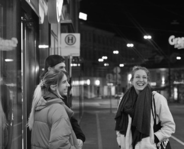 Endlich echte Momente: Freundinnentreffen voller Gespräche – ganz ohne Foto-Dauerstress