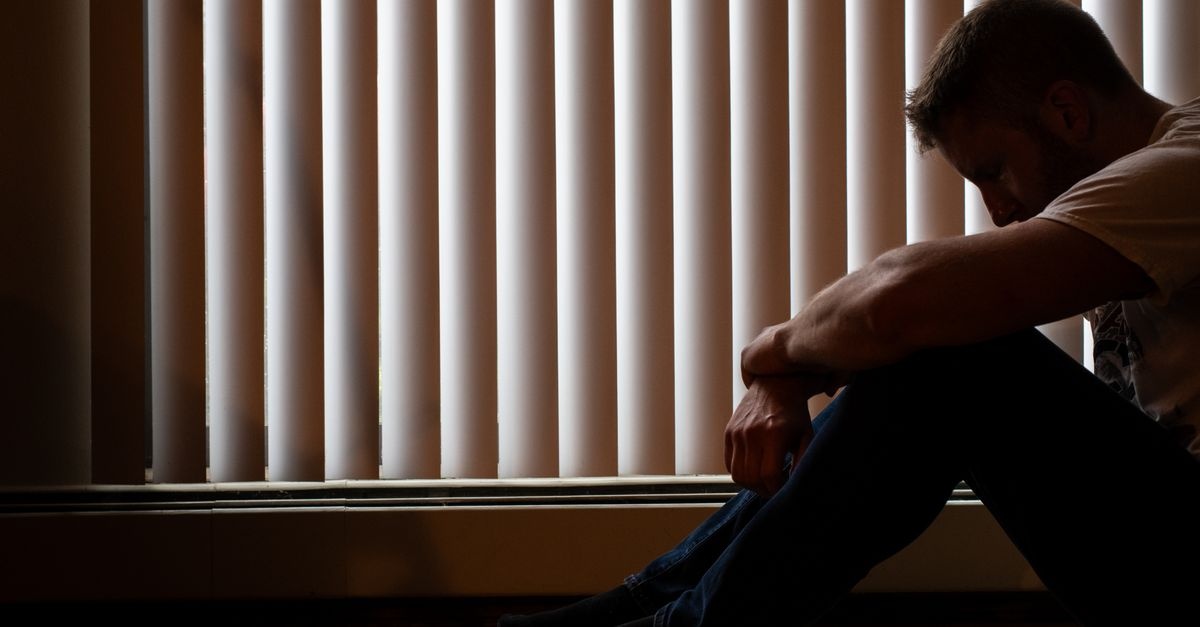 Wenn die Welt zu laut wird: Sozialer Rückzug als stilles Warnsignal bei Depression